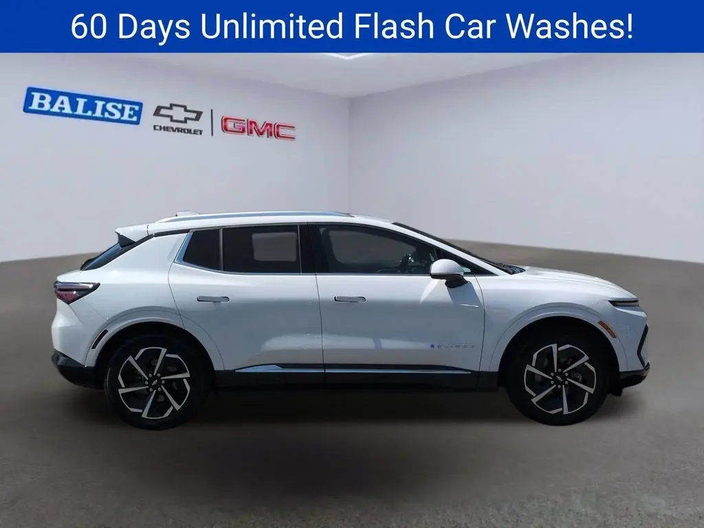 2025 Chevrolet Equinox EV 2LT eAWD photo 3