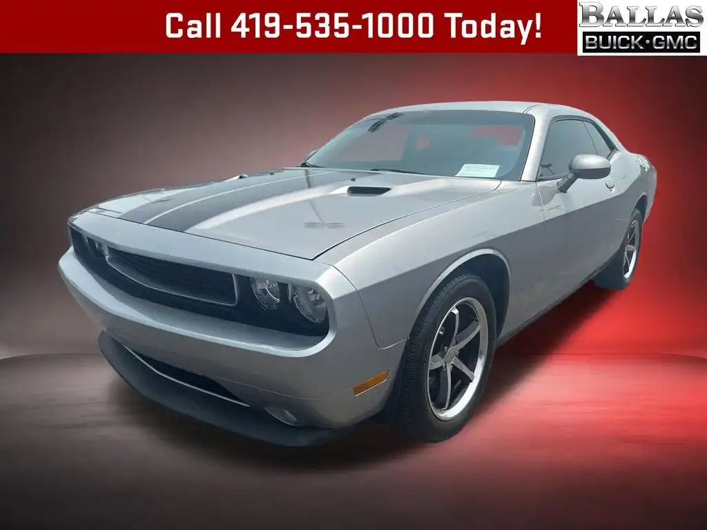 2011 Dodge Challenger SE's photo