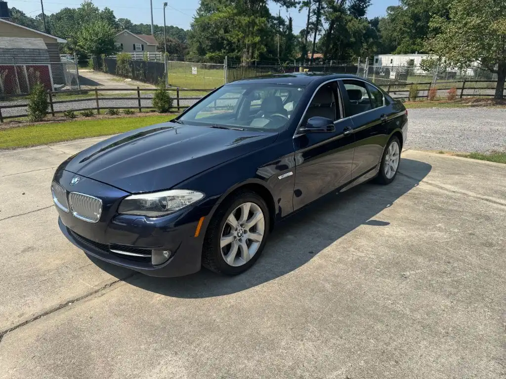 2013 BMW 5 Series 550i Sedan's photo