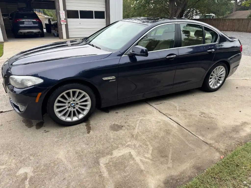2012 BMW 5 Series 535i xDrive Sedan's photo