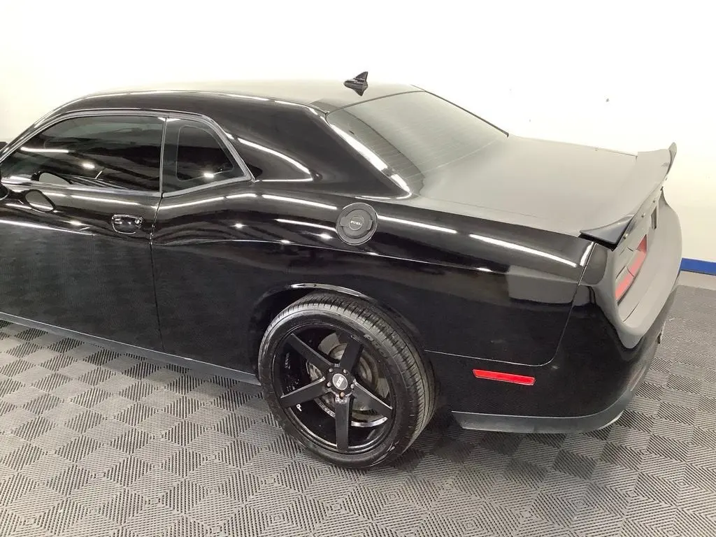 2016 Dodge Challenger Scat Pack photo 5