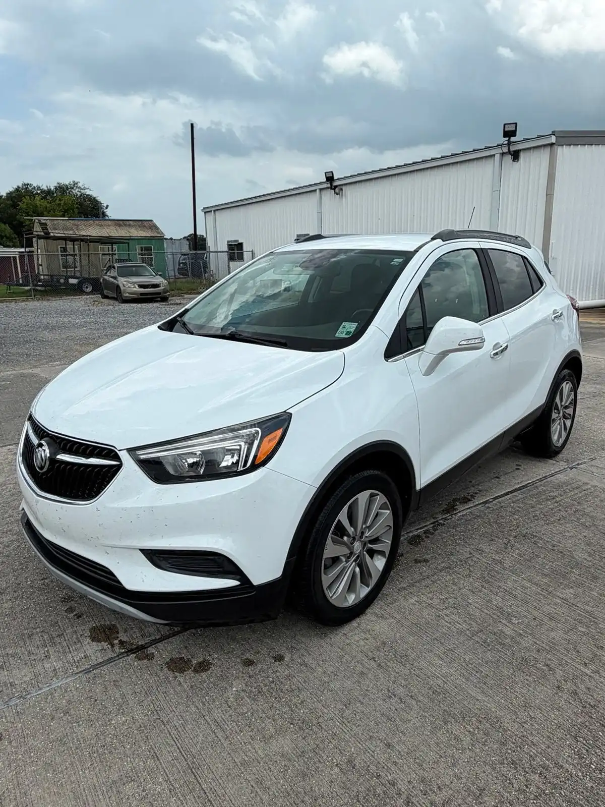 2019 Buick Encore Preferred's photo