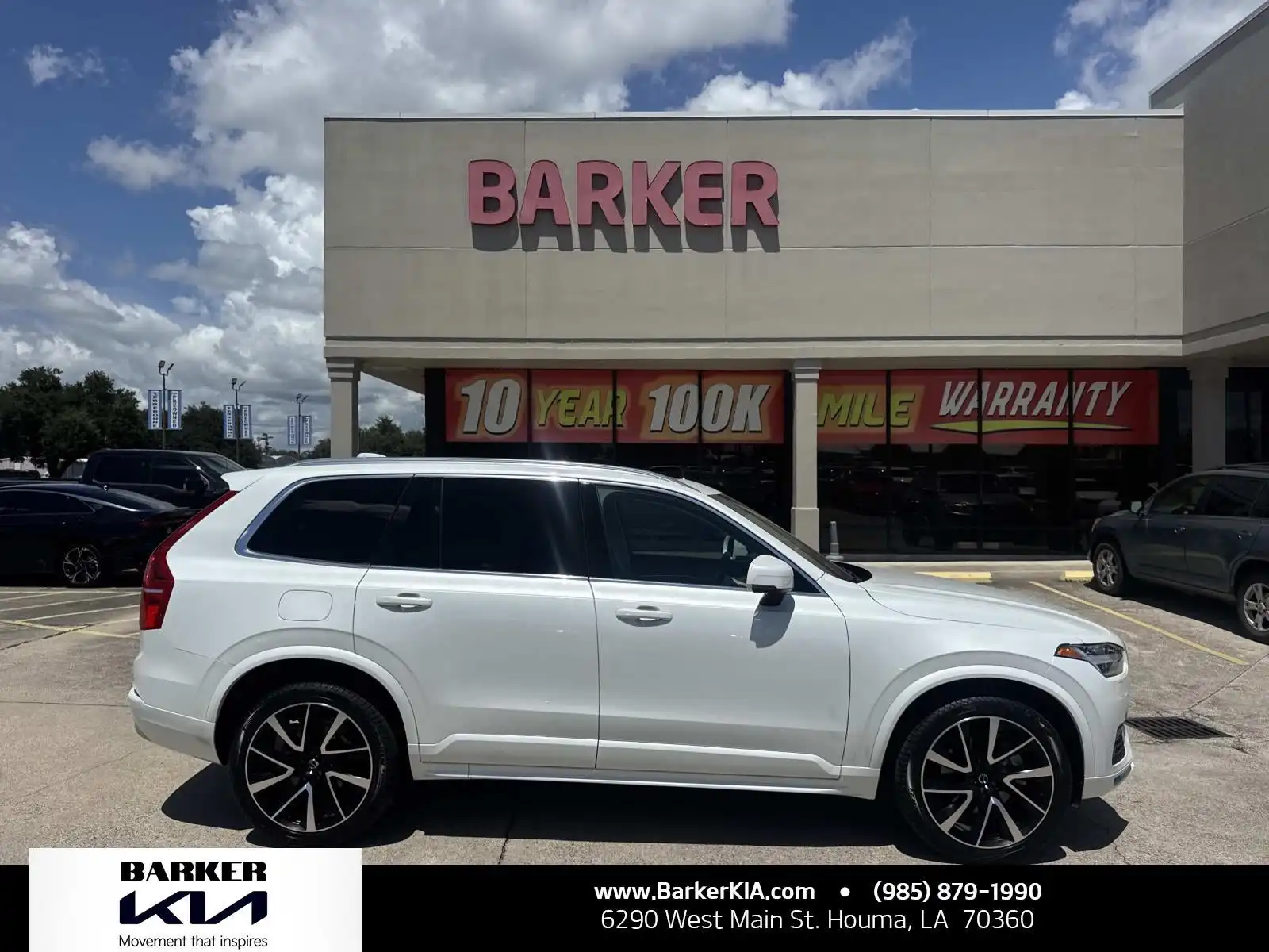 2022 Volvo XC90 T6 Momentum 6-Passenger AWD's photo