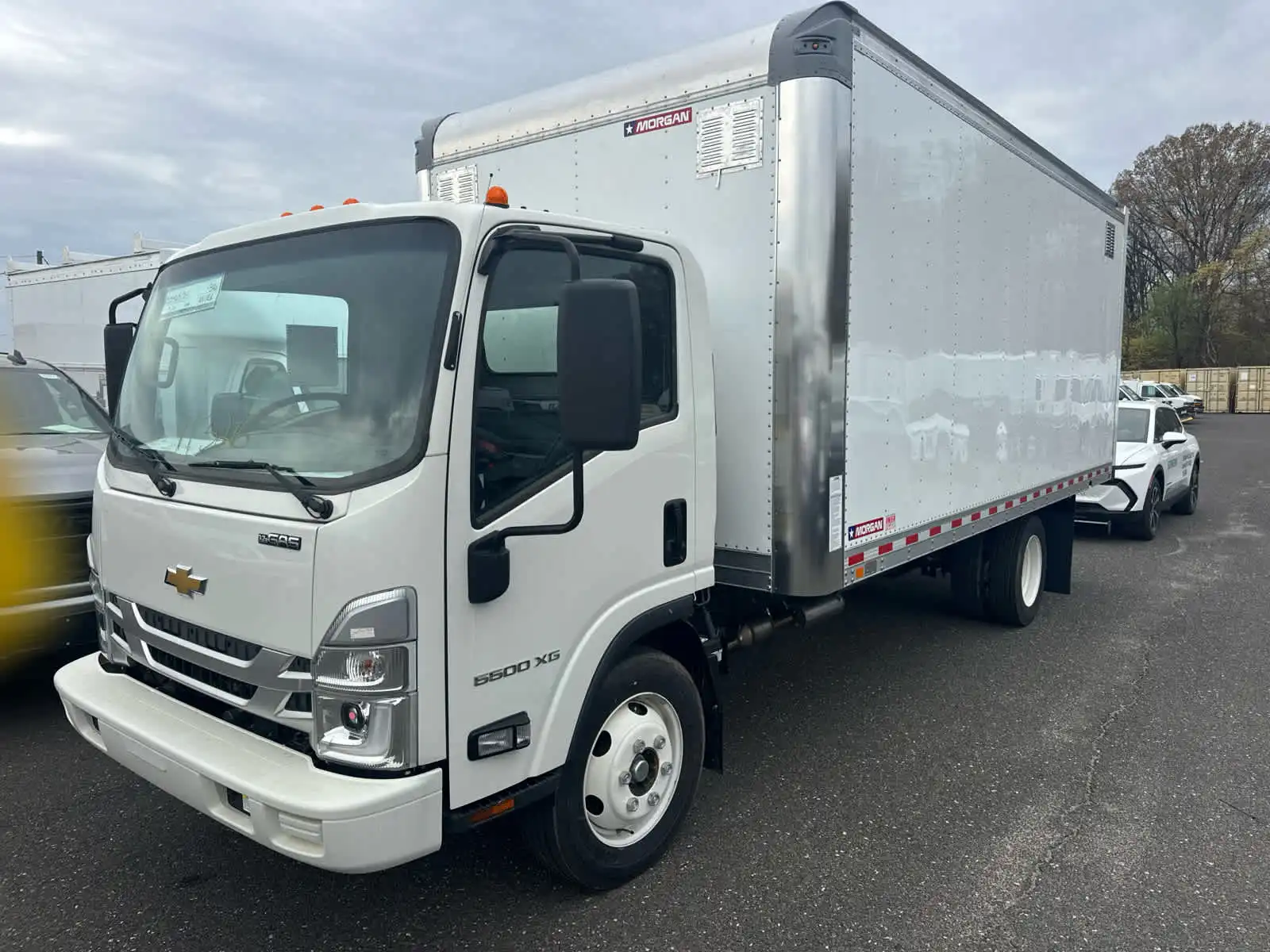 2025 Chevrolet Low Cab Forward's photo