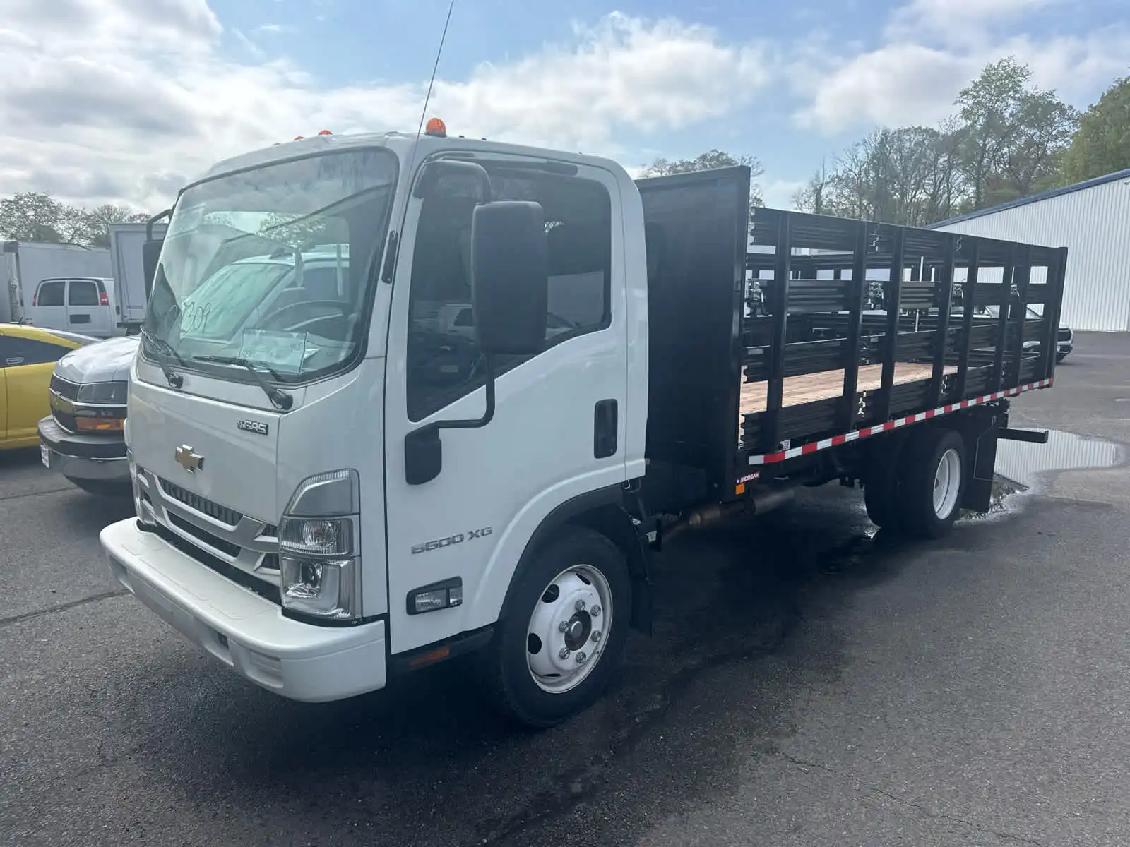 2025 Chevrolet Low Cab Forward's photo