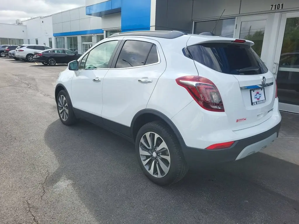 2022 Buick Encore Preferred AWD photo 5