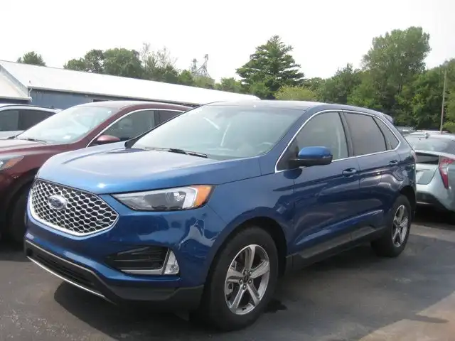 2024 Ford Edge SEL AWD's photo