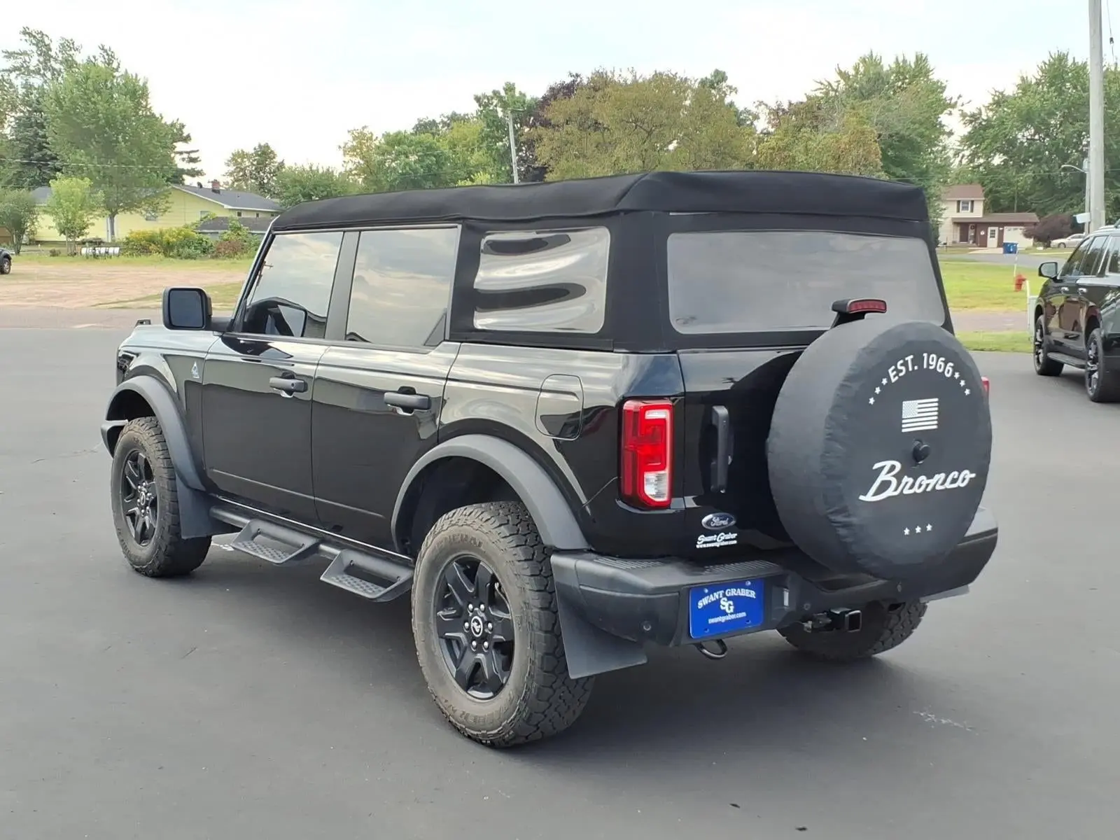 2023 Ford Bronco Black Diamond 4WD Advanced 322A photo 3