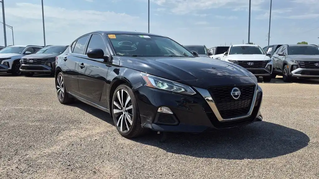 2022 Nissan Altima 2.5 SR's photo