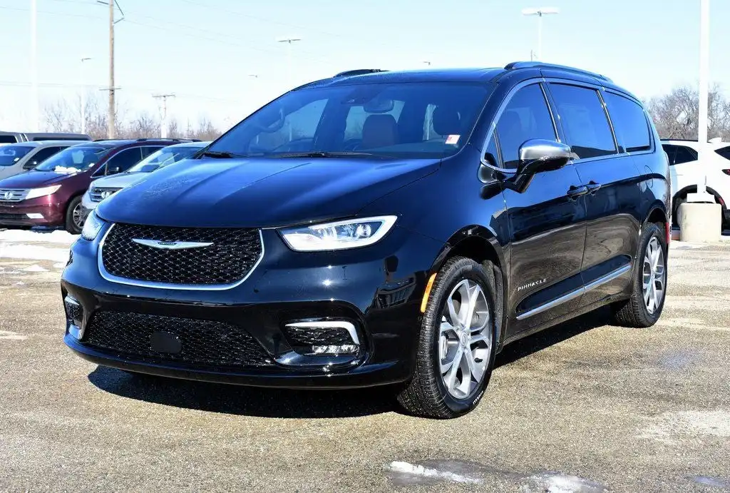 2026 Chrysler Pacifica Pinnacle AWD's photo