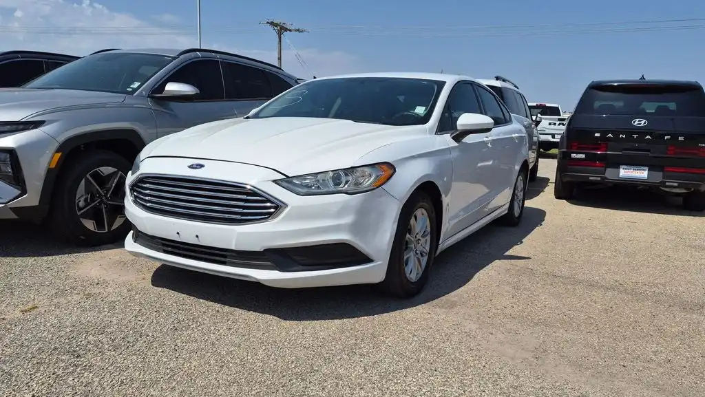 2018 Ford Fusion S FWD's photo