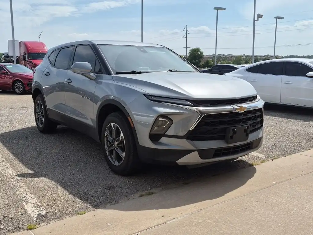 2023 Chevrolet Blazer 2.0T 2LT AWD's photo