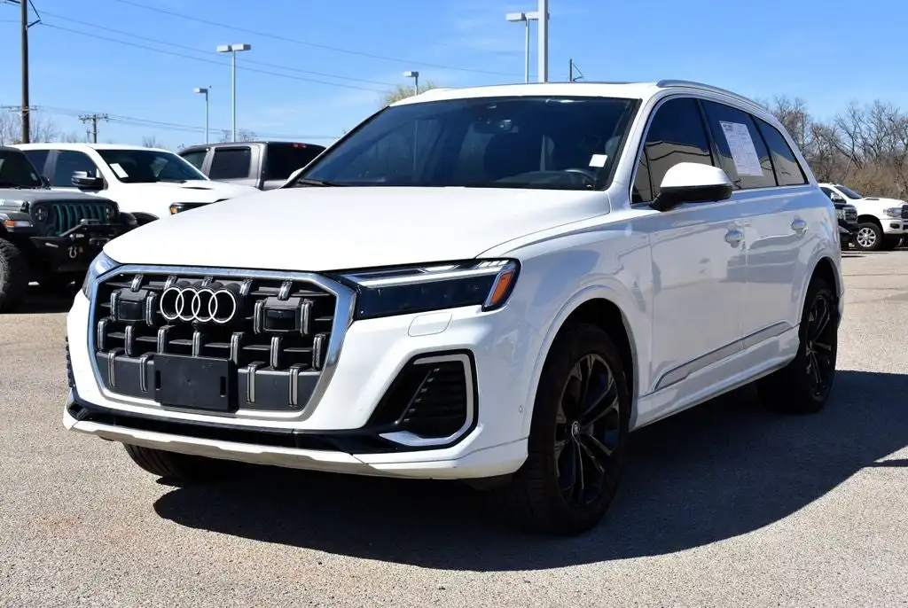 2025 Audi Q7 55 Premium Plus quattro Tiptronic's photo