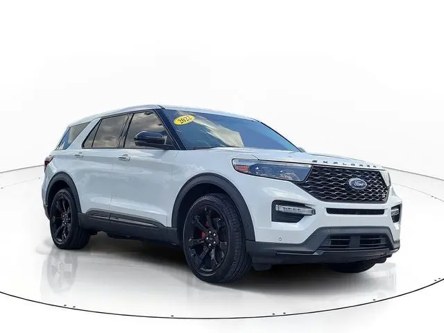 2022 Ford Explorer ST photo 3
