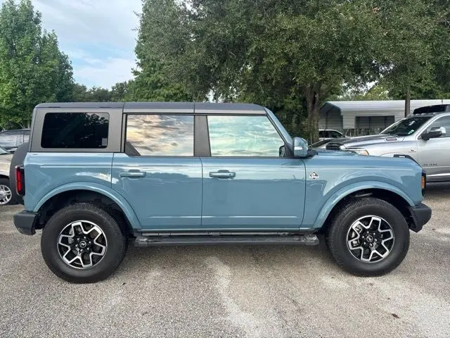 2022 Ford Bronco Outer Banks 4x4 photo 4