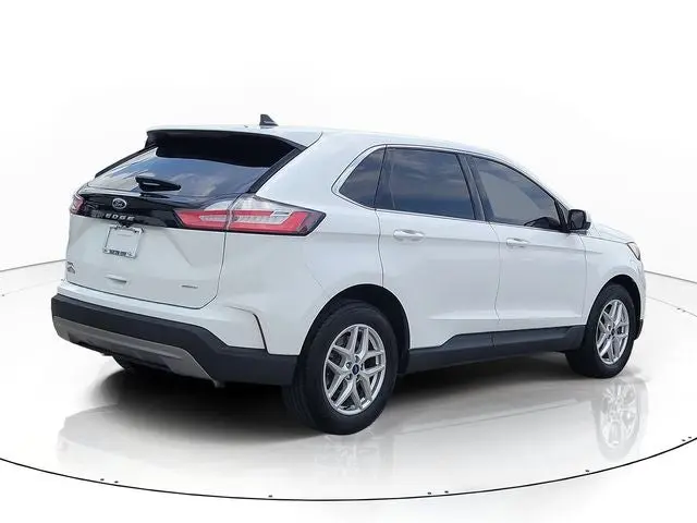 2022 Ford Edge SEL AWD photo 5