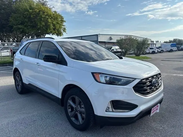2023 Ford Edge SEL AWD photo 3
