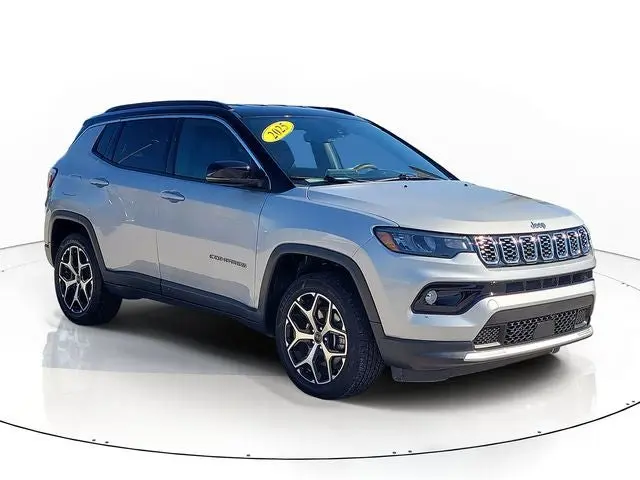 2025 Jeep Compass Limited 4X4 photo 3
