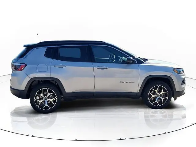 2025 Jeep Compass Limited 4X4 photo 4