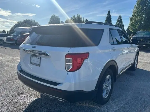 2023 Ford Explorer XLT RWD photo 5