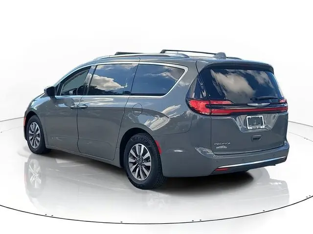 2021 Chrysler Pacifica Touring L photo 5