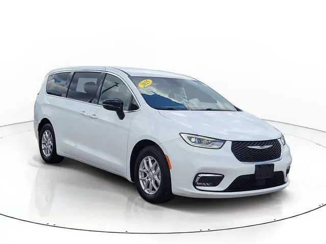 2025 Chrysler Pacifica Select photo 3