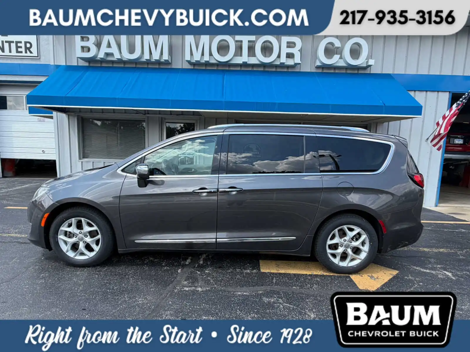 2020 Chrysler Pacifica Limited's photo
