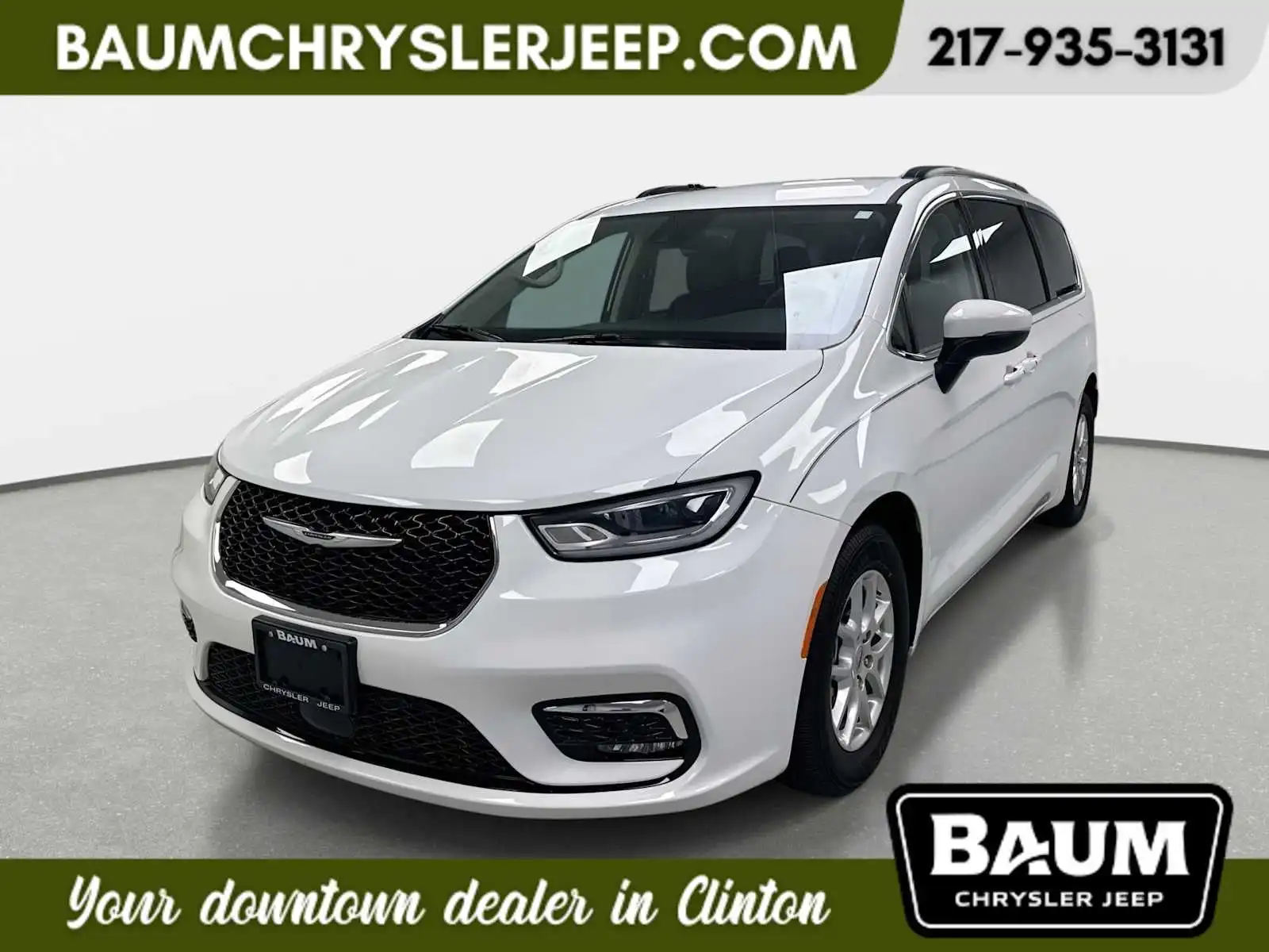 2023 Chrysler Pacifica Touring L's photo