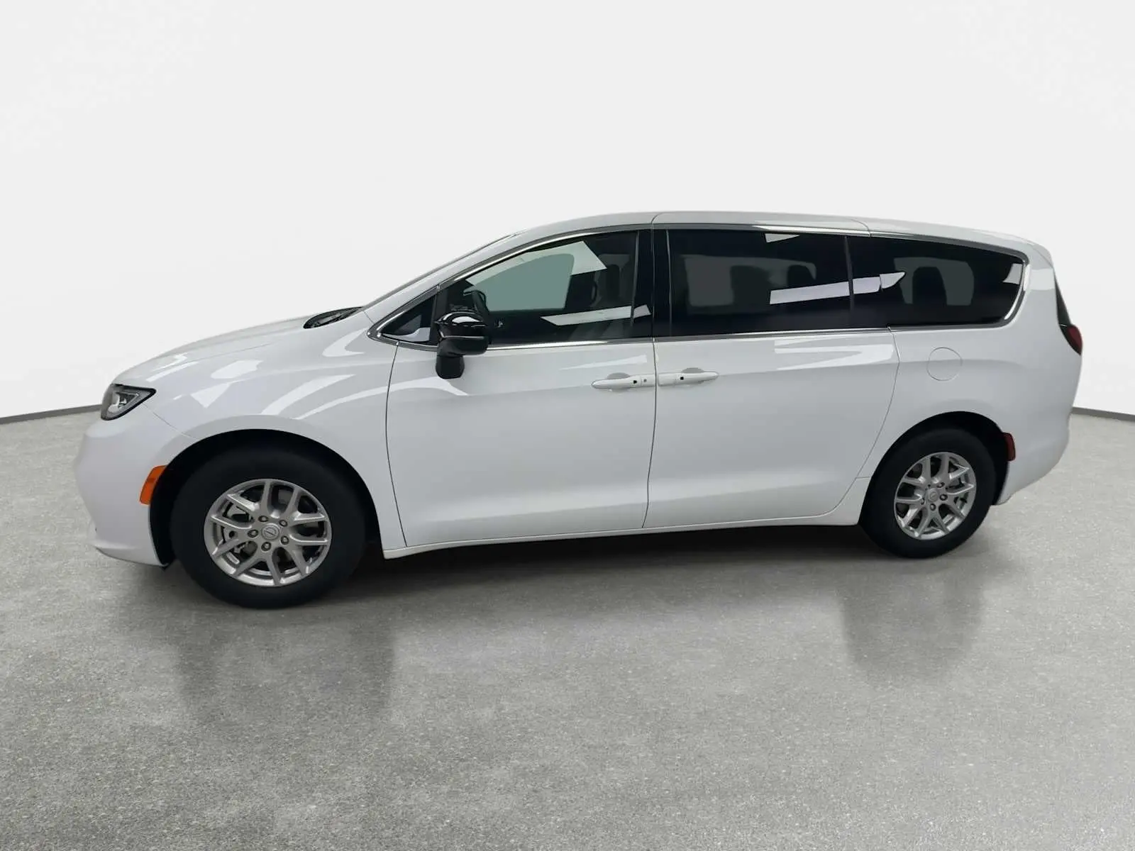 2026 Chrysler Pacifica Select photo 5