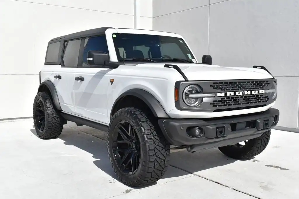 2023 Ford Bronco Badlands 4x4's photo