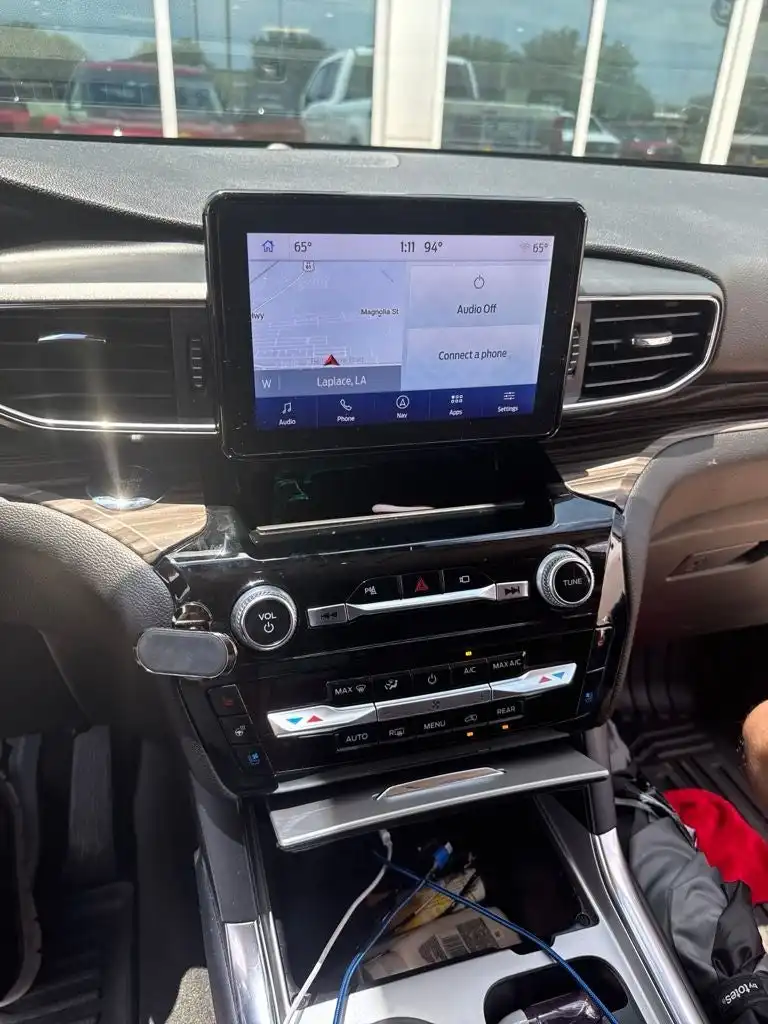 2022 Ford Explorer Limited RWD's photo