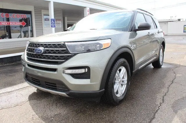 2020 Ford Explorer XLT 4WD photo 3
