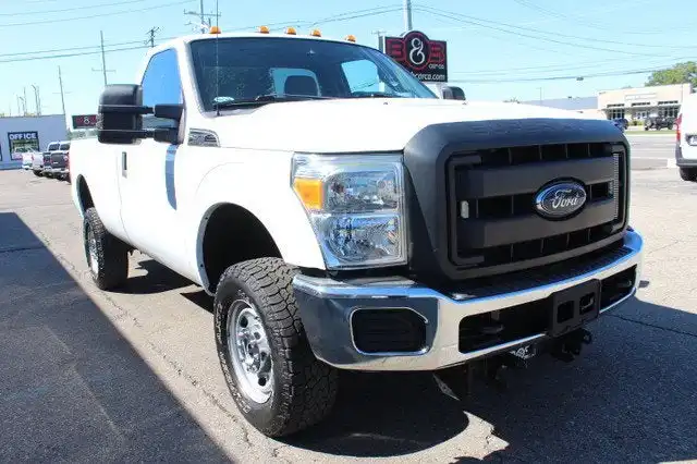 2015 Ford F-350 XL 4WD Regular Cab SRW 137 in's photo