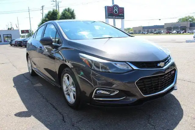2017 Chevrolet Cruze LT Auto's photo