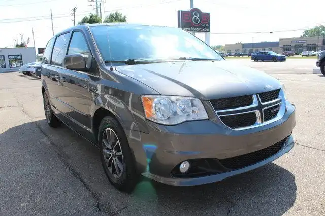 2017 Dodge Grand Caravan SXT's photo