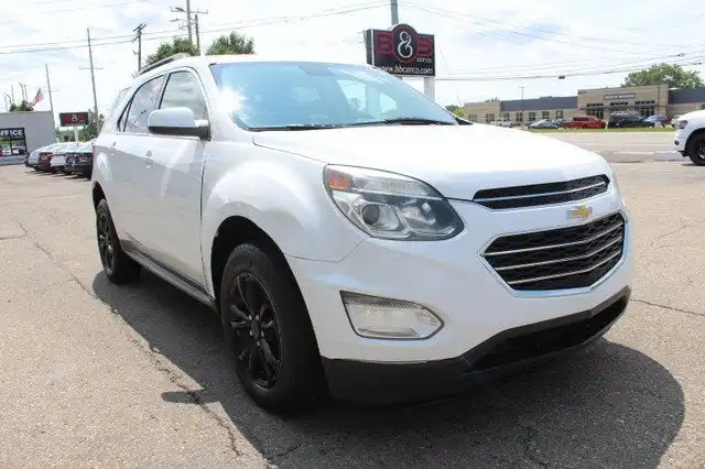 2017 Chevrolet Equinox LT's photo