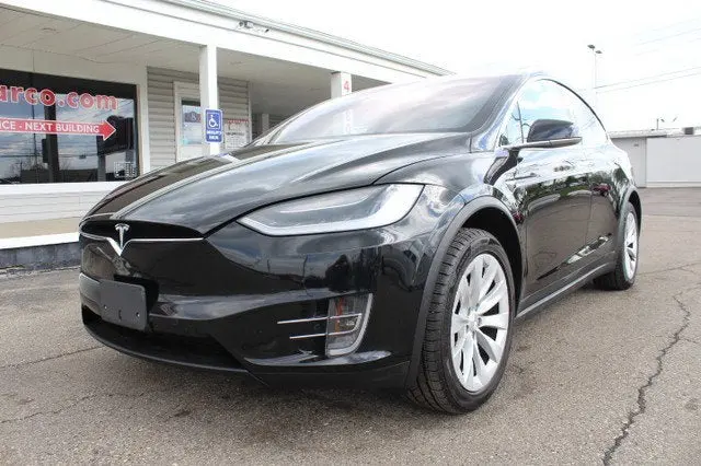 2018 Tesla Model X 75D photo 3