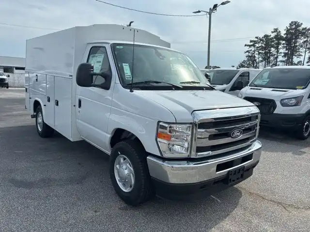2026 Ford E-Series SRW E-350 Super Duty 138 in WB's photo