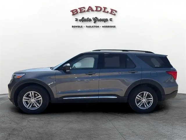 2022 Ford Explorer XLT 4WD photo 3