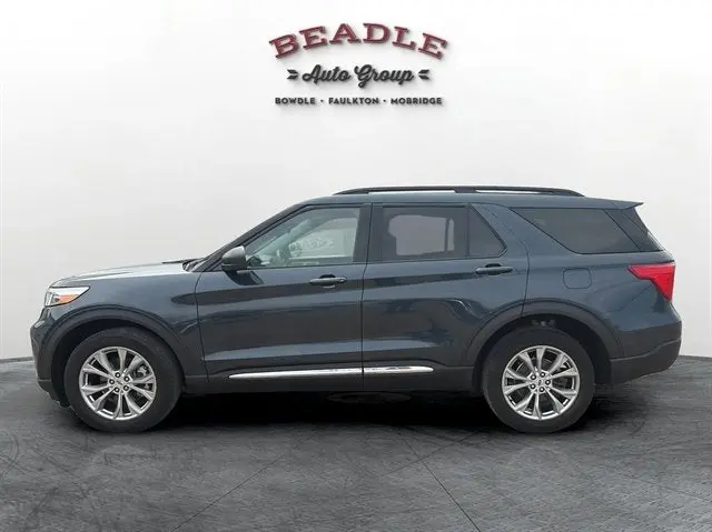 2023 Ford Explorer XLT 4WD photo 3