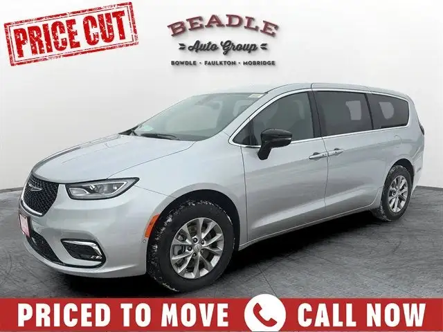 2026 Chrysler Pacifica Select AWD's photo