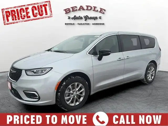 2026 Chrysler Pacifica Select AWD's photo