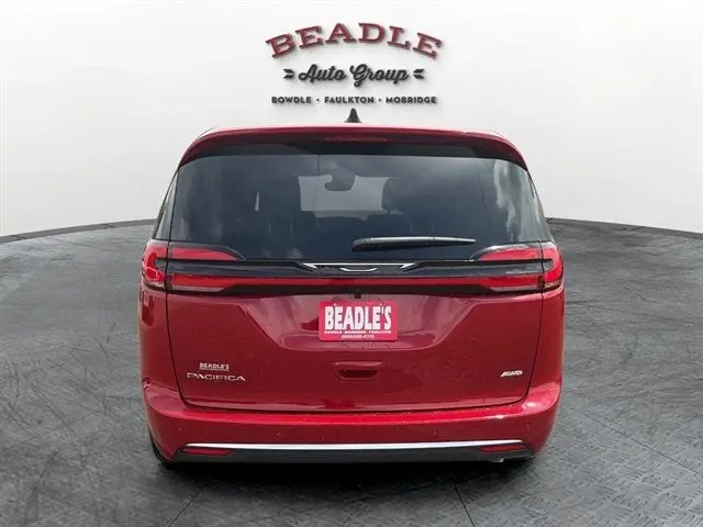 2027 Chrysler Pacifica Select AWD photo 5