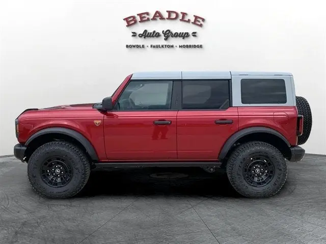 2026 Ford Bronco Badlands 4WD photo 3