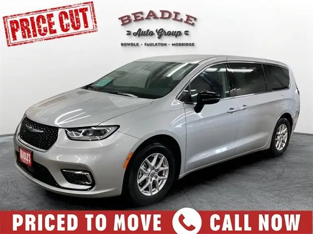 2024 Chrysler Pacifica Touring L photo 1