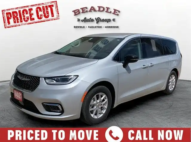 2024 Chrysler Pacifica Touring L's photo
