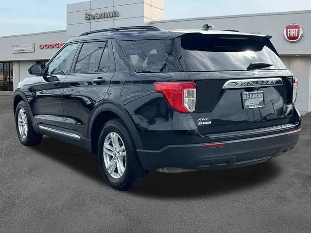 2022 Ford Explorer XLT RWD photo 5