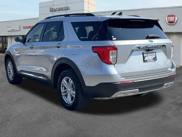 2023 Ford Explorer XLT 4WD photo 5
