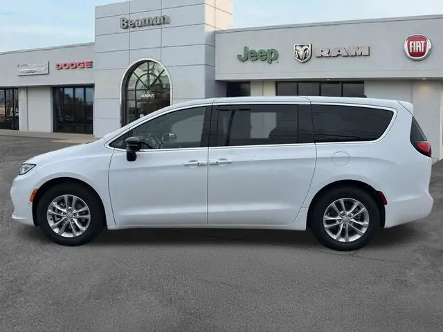 2026 Chrysler Pacifica Select photo 4