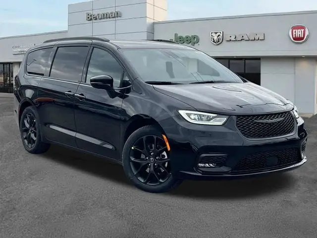 2026 Chrysler Pacifica Select photo 1